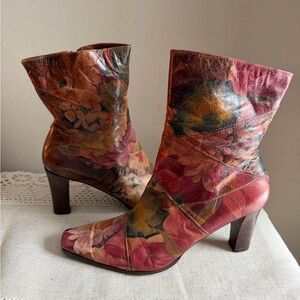 Vintage Italian Leather Heel ankle boots Liotte Febo sz 8
Hand painted Floral
